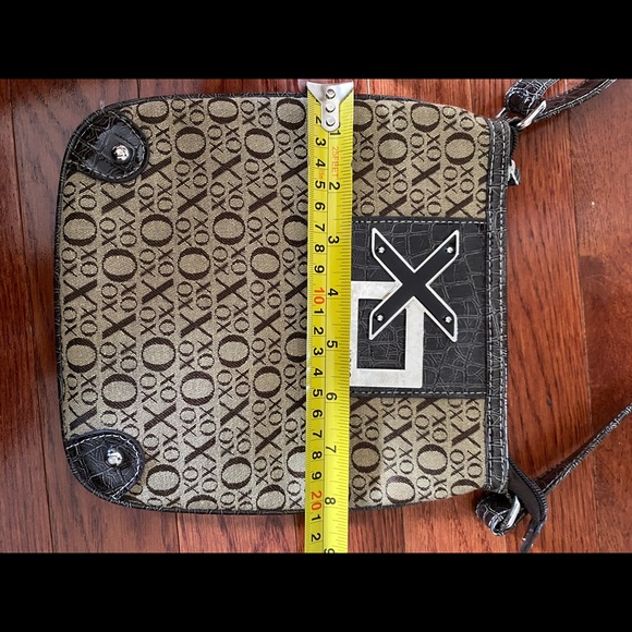 XOXO Brown Crossbody Purse - Picture 2 of 6
